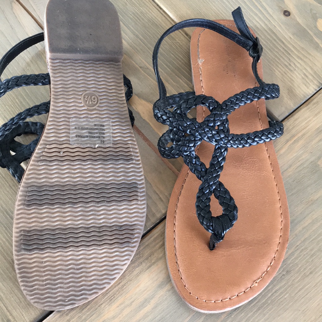 Brand New Universal Threads Sandals